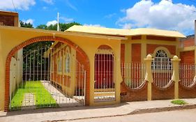 Casa Cerca de La Media Luna